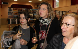 15 octobre 2022 - FLESQUIERES - Cérémonie d'inauguration de l'abribus et d'hommage au Caporal américain J. Bergman avec l'incrustation de son portrait sur la stèle du souvenir - Crédit Photo Jean Marie Caudmont