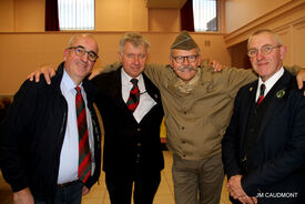 15 octobre 2022 - FLESQUIERES - Cérémonie d'inauguration de l'abribus et d'hommage au Caporal américain J. Bergman avec l'incrustation de son portrait sur la stèle du souvenir - Crédit Photo Jean Marie Caudmont