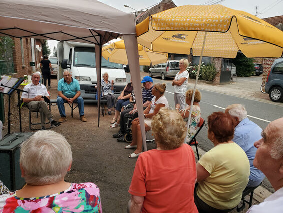 16 août 2022 - spectacle de la Baraque à Frat dans les rues de Flesquières - Crédit photo Fernande Lamouret