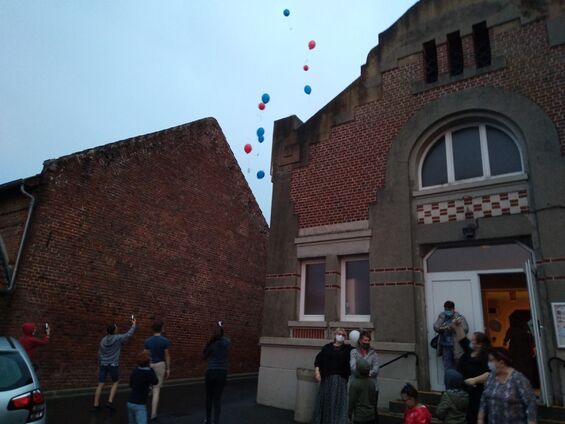13 juillet 2021 - Flesquières - lâcher de ballons par les enfants 13 juillet 2021 - Flesquières - lâcher de ballons par les enfants
