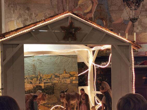 Messe de Noël - 24 décembre 2021 - Eglise St-Géry de Flesquières
La crèche illuminée (crédit photo : Mme Sophie Meresse)
