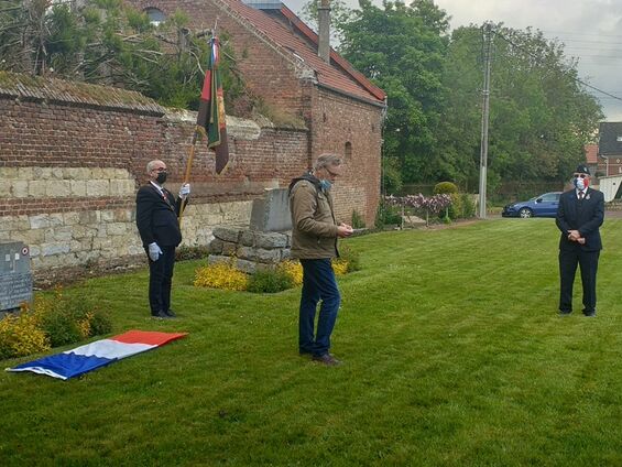 commémorations du 19 mai 1940 - flesquières - Place des combattants - Mr Caudron commémorations du 19 mai 1940 - flesquières - Place des combattants - Mr Caudron