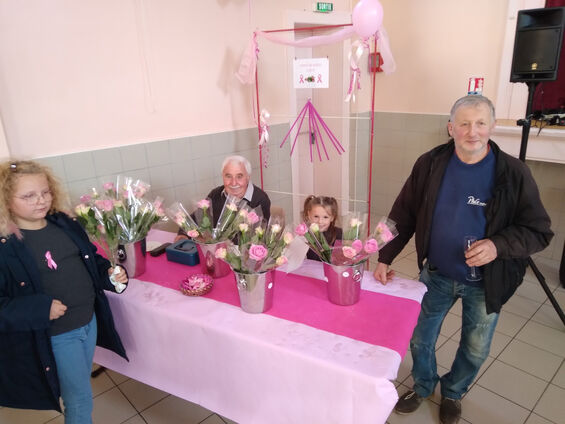 octobre rose Flesquières 2022 - Stand de vente de rose (merci à Paul).
Crédit photo : Mr Leloir Fabien