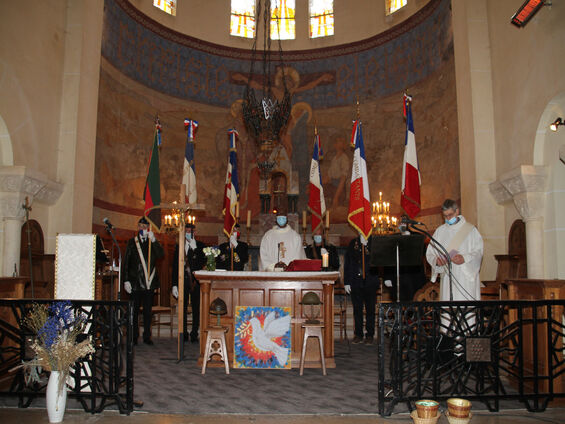Messe du 11 novembre 2021 - Eglise St Géry Flesquières - Crédit photo JM Caudemont Messe du 11 novembre 2021 - Eglise St Géry Flesquières - Crédit photo JM Caudemont
