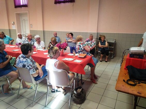 Présentation du nouveau site Internet aux aînés de la commune Présentation du nouveau site Internet aux aînés de la commune