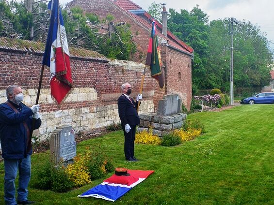 commémorations du 19 mai 1940 - flesquières - Place des combattants commémorations du 19 mai 1940 - flesquières - Place des combattants