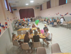 13 juillet 2022 - FLESQUIERES - moment de convivialité dans la salle des fêtes - Crédit photo Fabien LELOIR