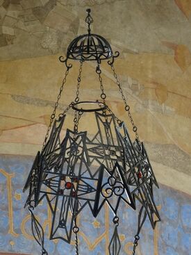 église - lampadaire fer forgé intérieur
