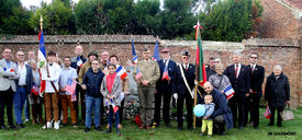 15 octobre 2022 - FLESQUIERES - Cérémonie d'inauguration de l'abribus et d'hommage au Caporal américain J. Bergman avec l'incrustation de son portrait sur la stèle du souvenir - Crédit Photo Jean Marie Caudmont